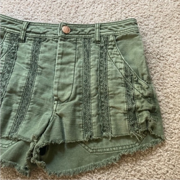 Free People shorts - Picture 4 of 9